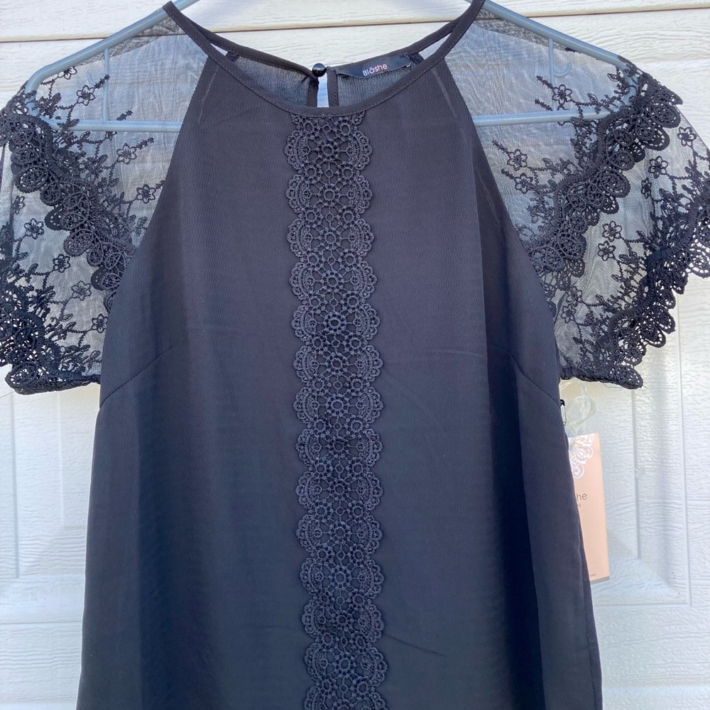 NWT Iris Blashe Small Black Lace Sleeves Blouse